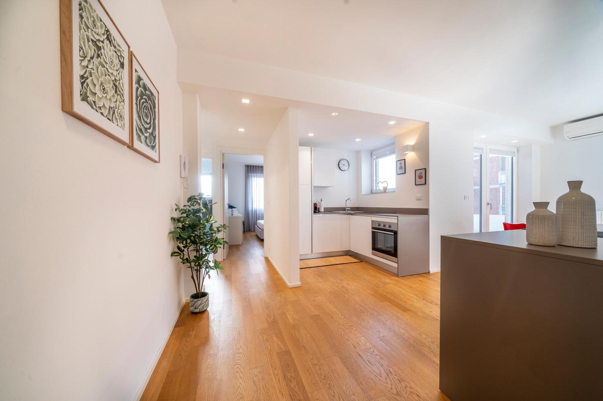 Cozy & Bright Apartment - W/ Balcony Удине Экстерьер фото