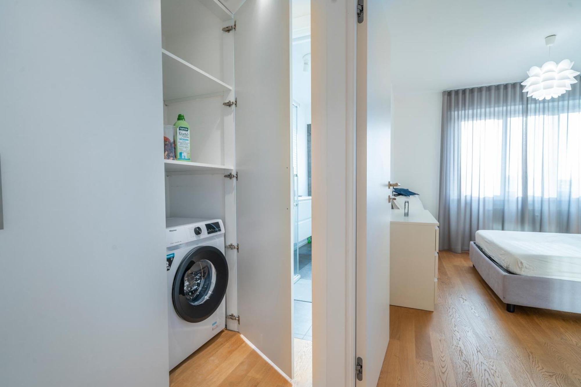 Cozy & Bright Apartment - W/ Balcony Удине Экстерьер фото